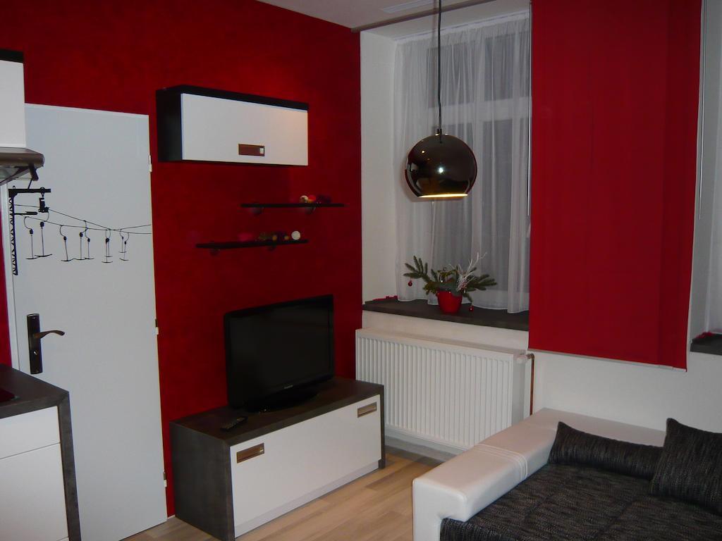 Apartmány Liška Mladé Buky Habitación foto