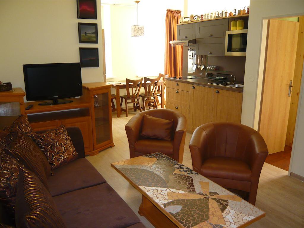 Apartmány Liška Mladé Buky Habitación foto